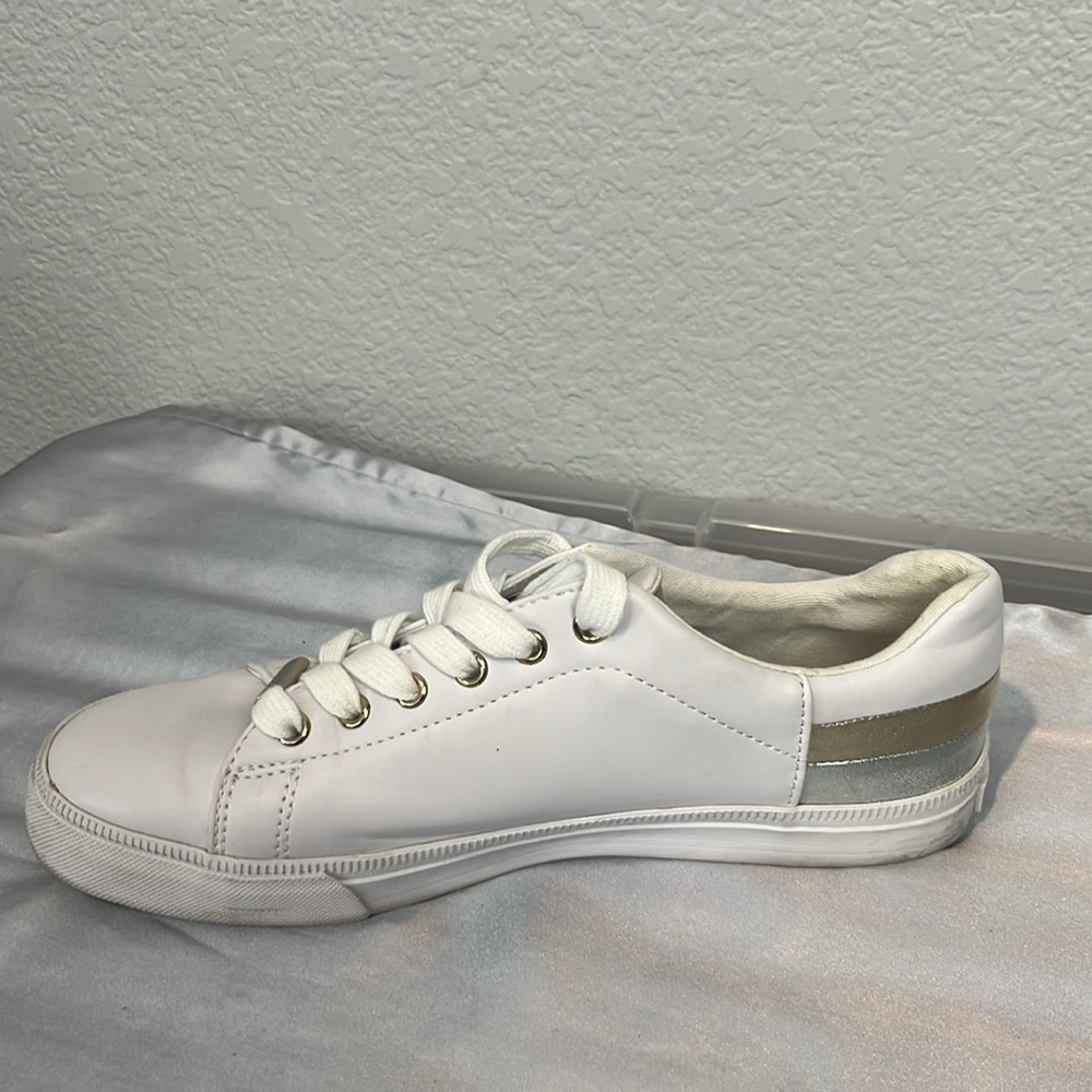Tommy Hilfiger White Leather Sole Sneakers - Picture 10 of 13